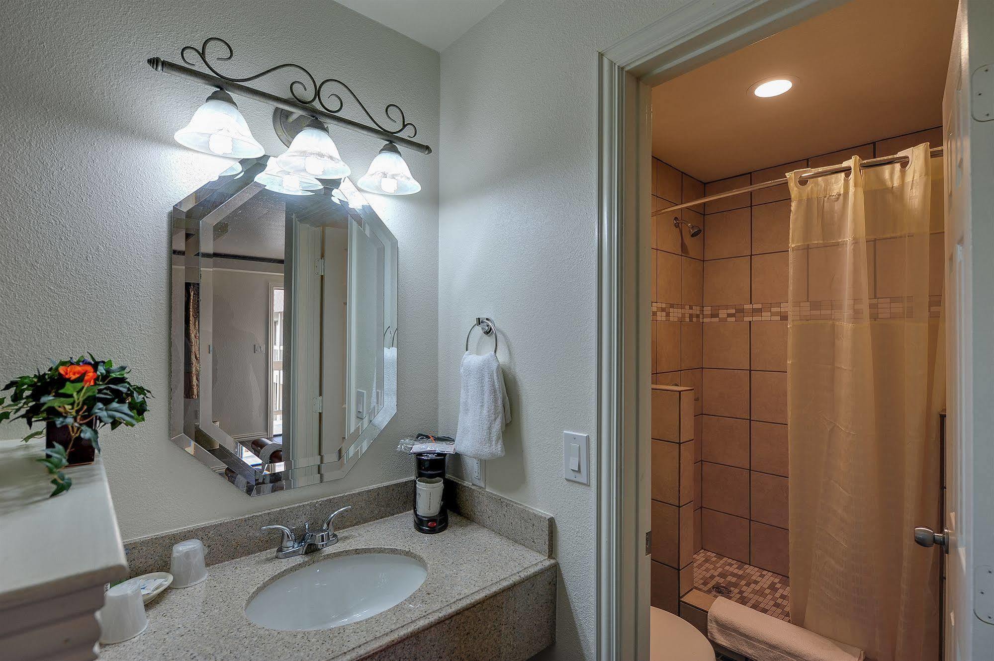 Romantic Inn & Suites Dallas Kültér fotó