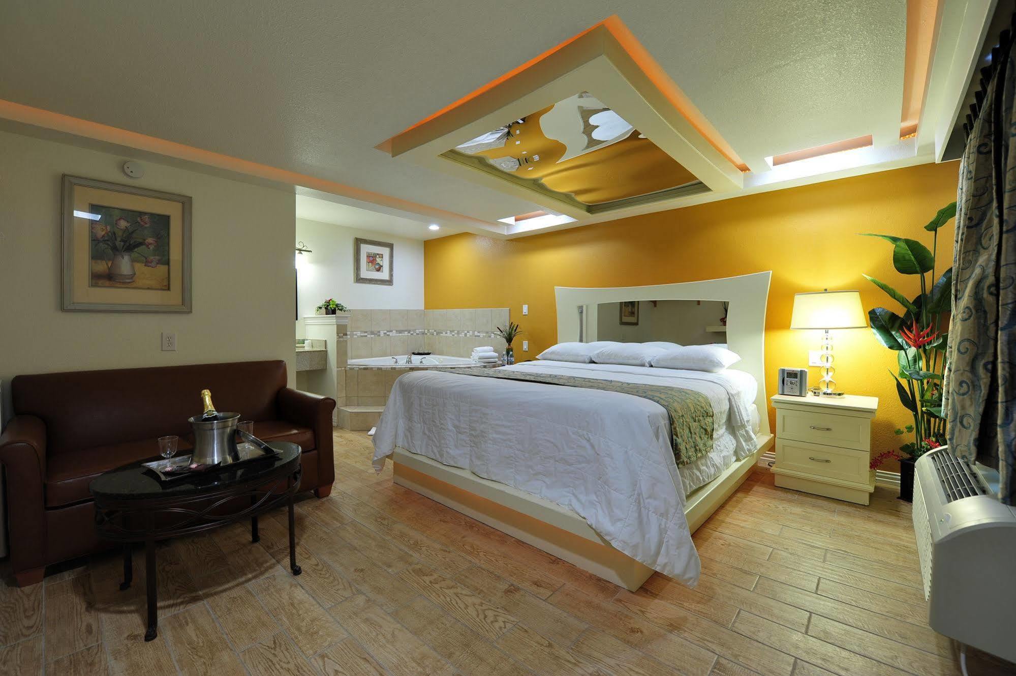 Romantic Inn & Suites Dallas Kültér fotó