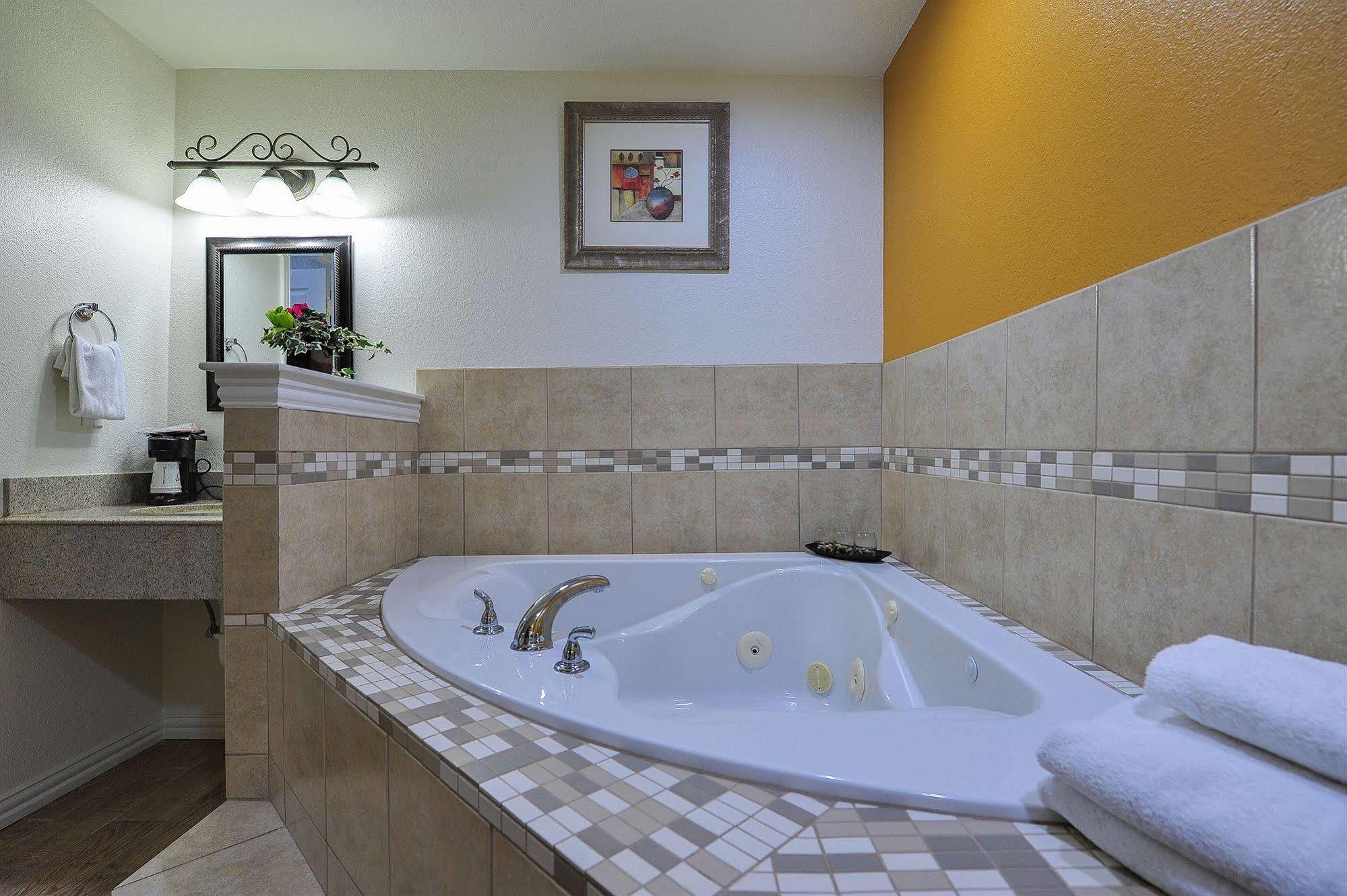 Romantic Inn & Suites Dallas Kültér fotó